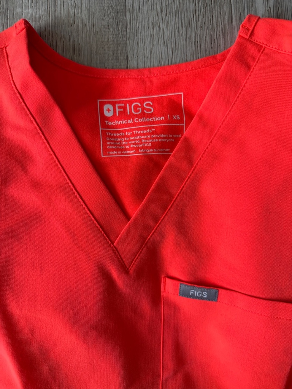Figs 1 pocket Scrub Top and joggers in firey coral - Picture 2 of 6